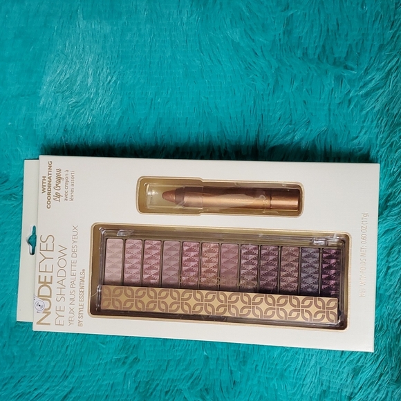 NudeEyes - Picture 2 of 3